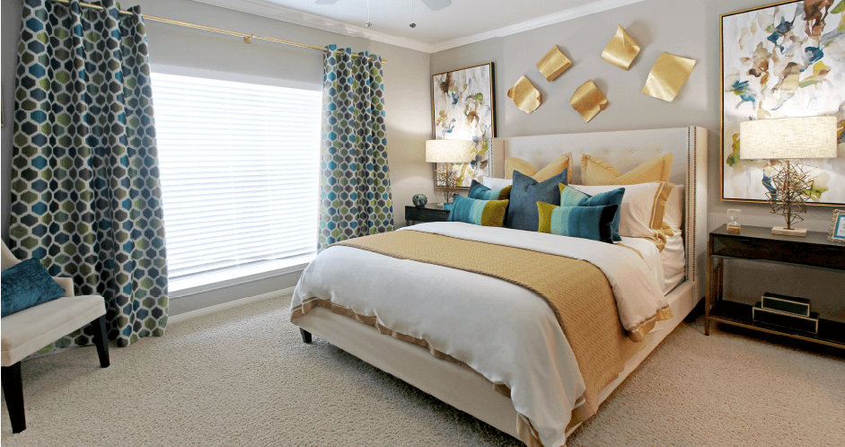 Luxury apartments with spacious bedrooms with attached bathrooms and walk-in closets in north Dallas at Kensington Square Apartments.